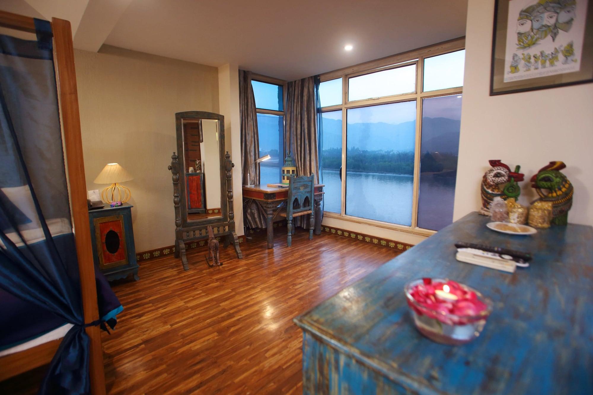 Ganga Kinare- A Riverside Boutique Resort, Rishikesh Bagian luar foto