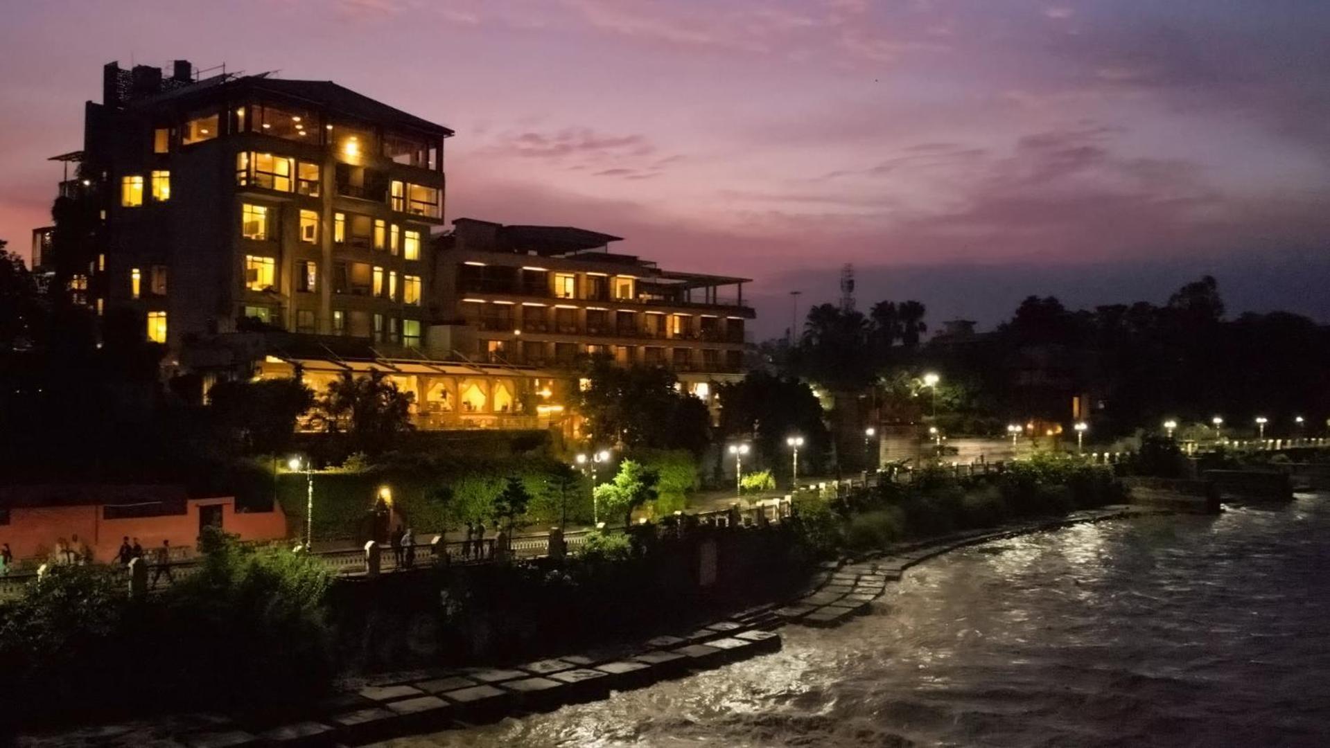Ganga Kinare- A Riverside Boutique Resort, Rishikesh Bagian luar foto